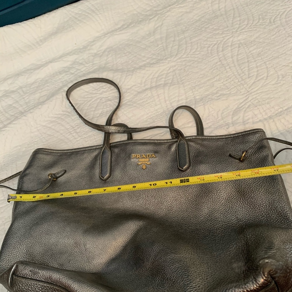 Prada bag - Picture 3 of 15